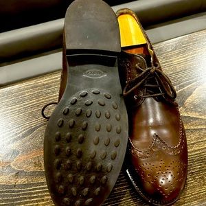 A beautiful pair of Tod’s wing tips size 8.5 which is a 10 US